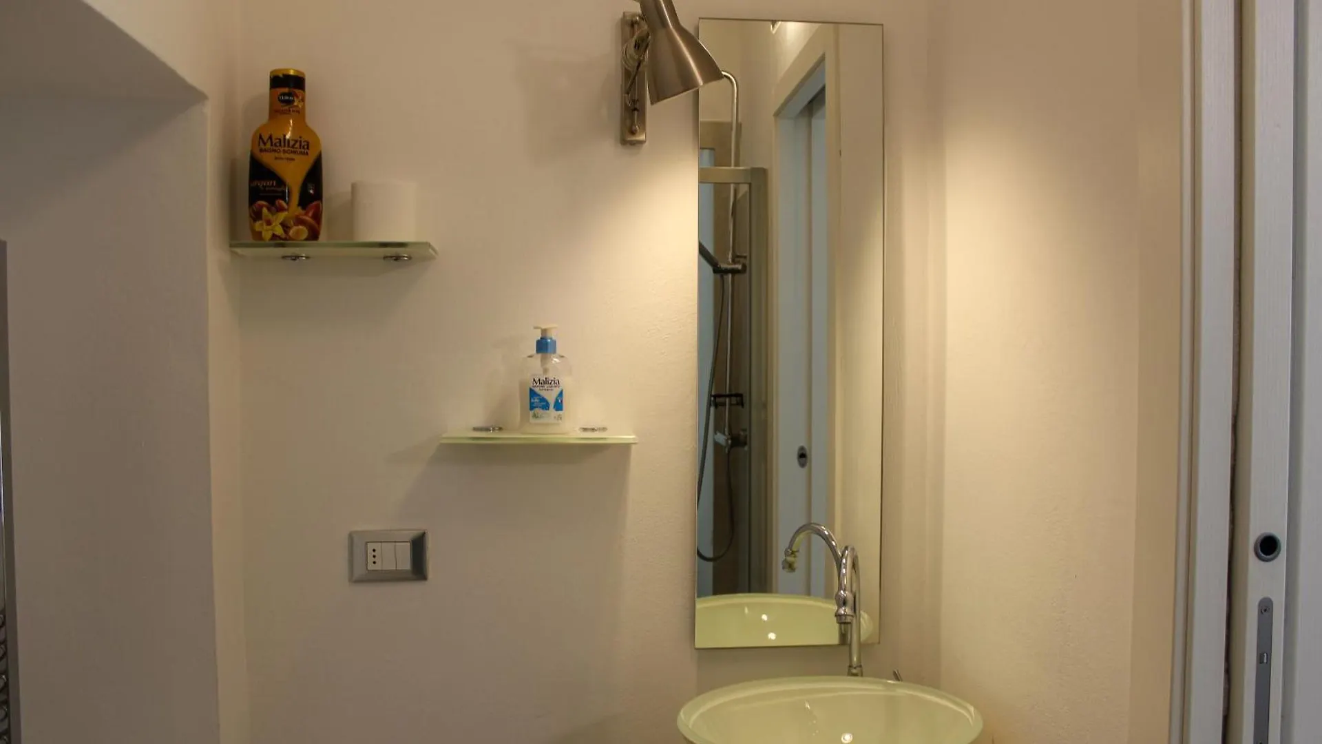 Suite & Charme In Un Palazzo Storico Di Bergamo 0*,  İtalya